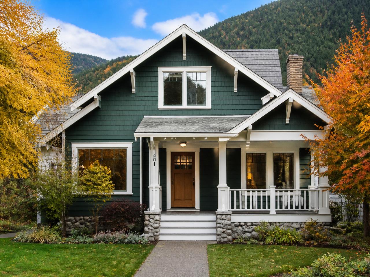 The Roslyn Craftsman